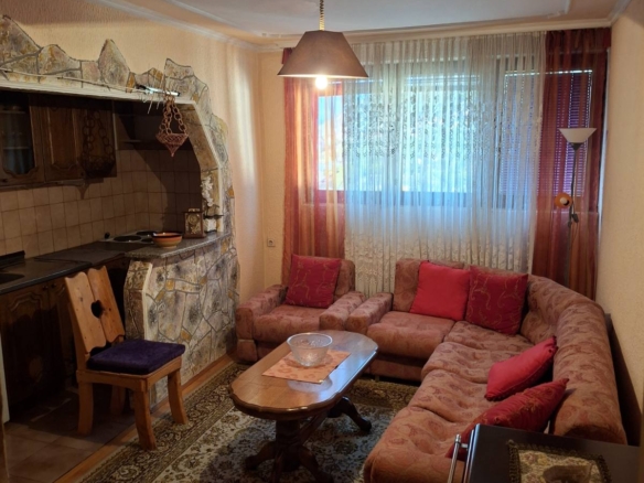 PRODAJE SE DVOSOBAN STAN – 48 m² – NASELJE STARA STRUGARA, RAŠKA