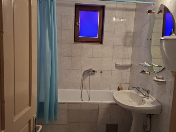 PRODAJE SE DVOSOBAN STAN – 48 m² – NASELJE STARA STRUGARA, RAŠKA