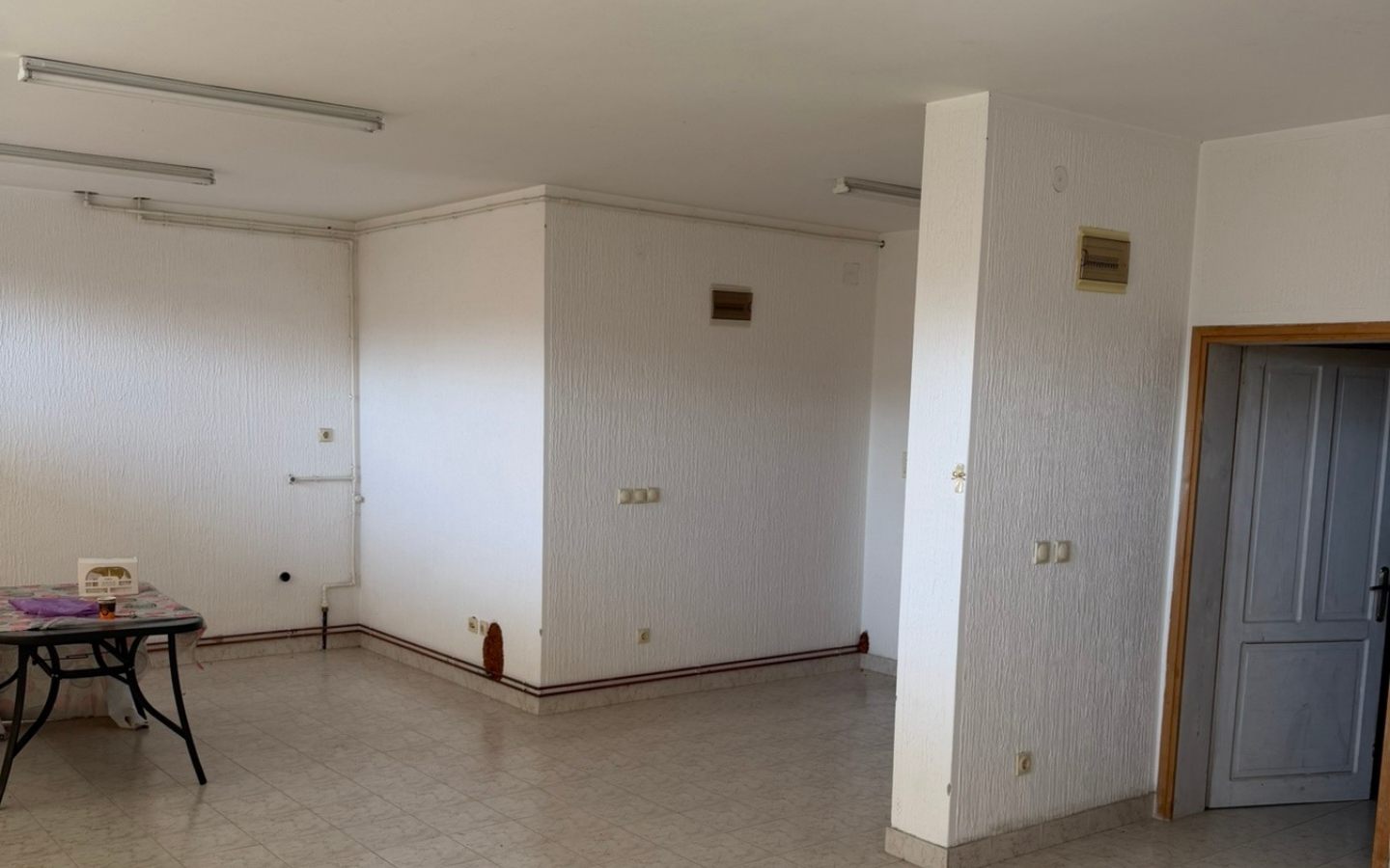 Slike za Ras (4) Izdaje se lokal – naselje Supnje