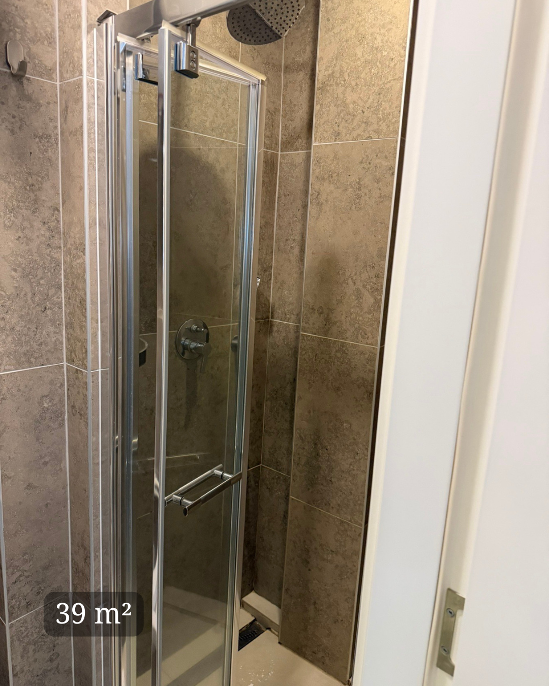 6 Na prodaju dva moderna apartmana u kompleksu Konaci “Sunčani Vrhovi”