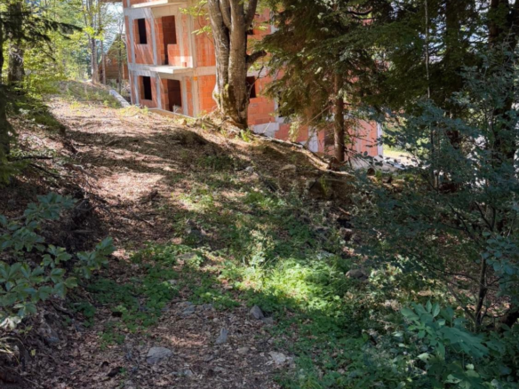 Na prodaju parcela u Vikend Naselju – Treska