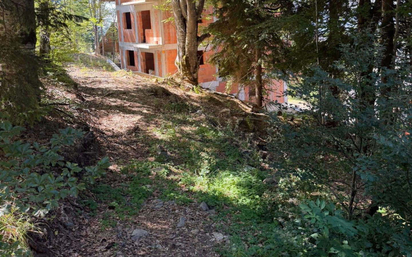 Na prodaju parcela u Vikend Naselju – Treska