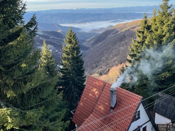 Na prodaju planinska kuća na Kopaoniku – Vikend naselje